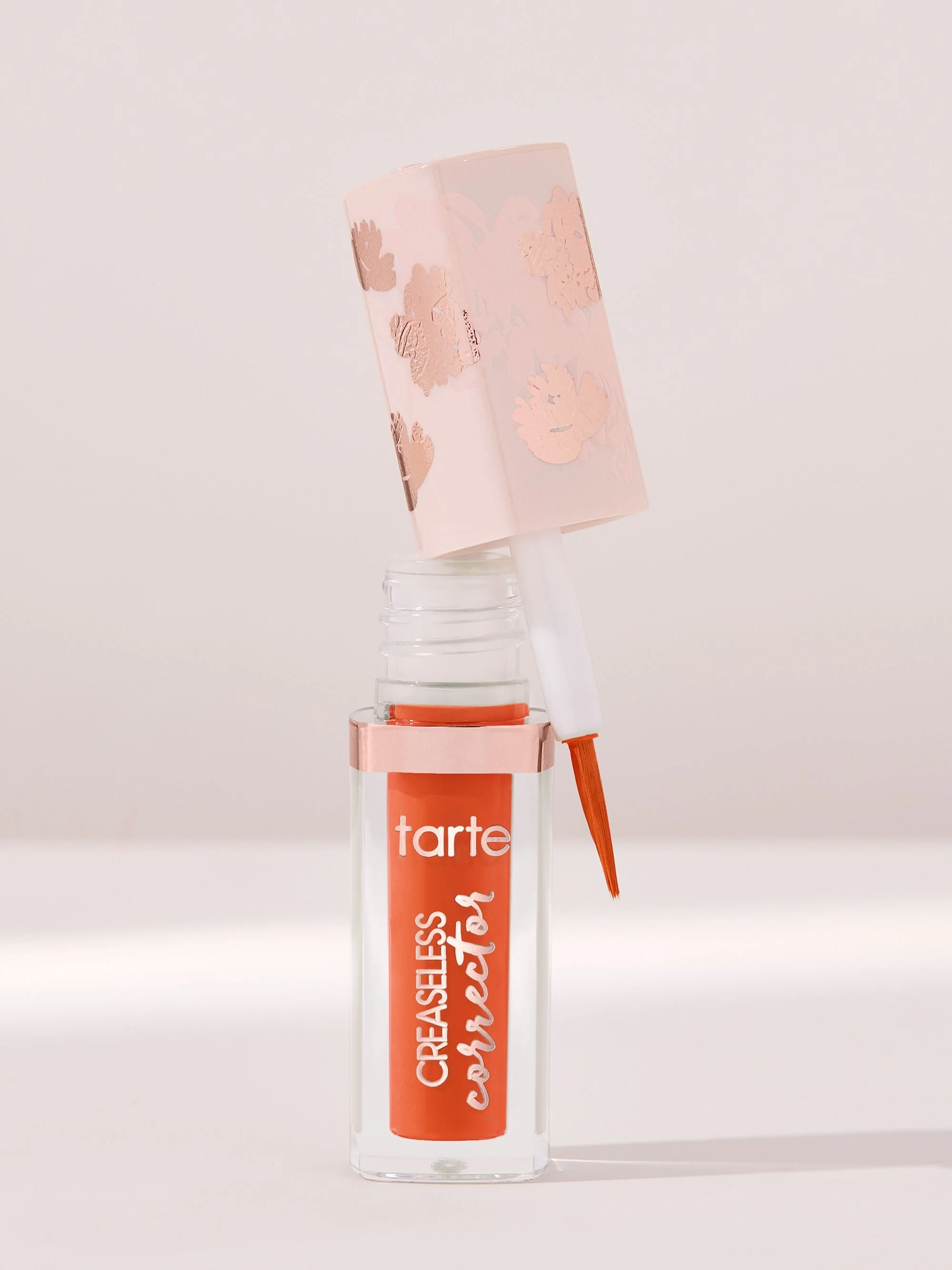 travel-size creaseless corrector - Image 5